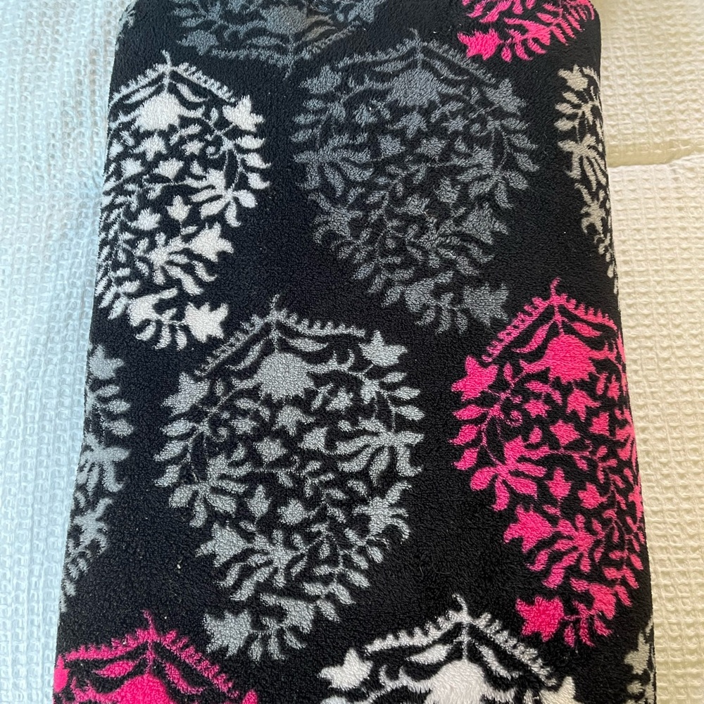 Vera Bradley Cozy Black and Pink Patterned Throw Blanket